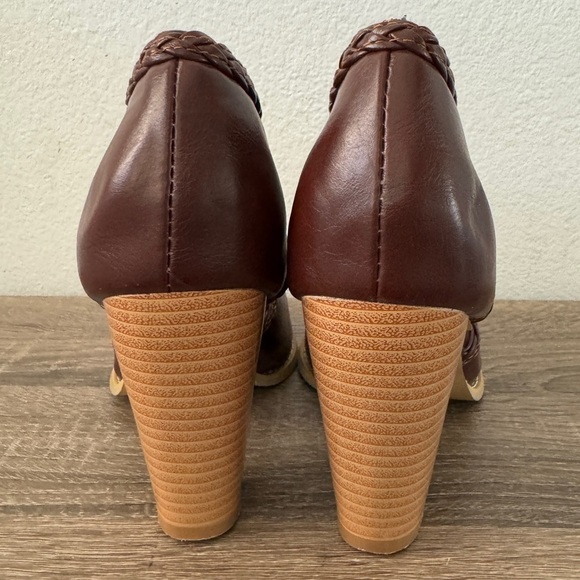 Brown Braided Faux Leather Block Heel Ankle Booties, Size 37 - Picture 3 of 6